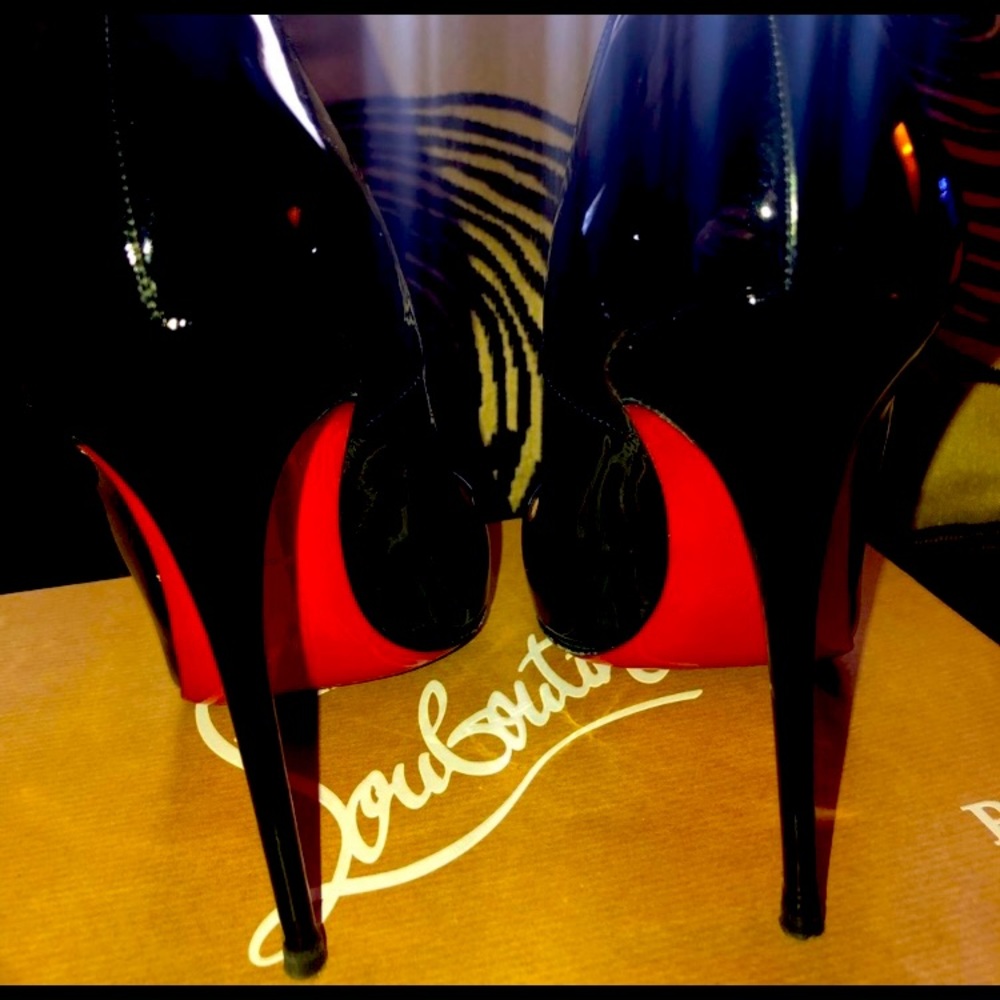 Christian Louboutin So Kate Patent Heels